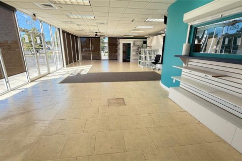 Commercial property in Largo, Florida 278.71 sq.m. № 2206372 - photo 8