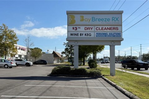 Commercial property in Largo, Florida 278.71 sq.m. № 2206372 - photo 3