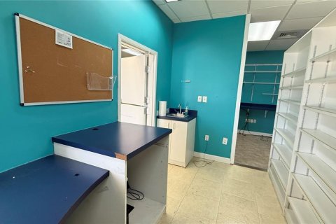 Commercial property in Largo, Florida 278.71 sq.m. № 2206372 - photo 18