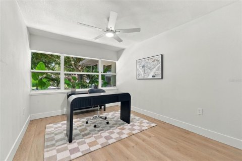 Villa ou maison à vendre à Tampa, Floride: 3 chambres, 138.7 m2 № 2420086 - photo 25