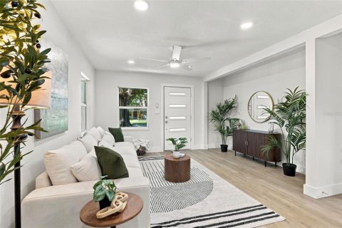 Villa ou maison à vendre à Tampa, Floride: 3 chambres, 138.7 m2 № 2420086 - photo 8