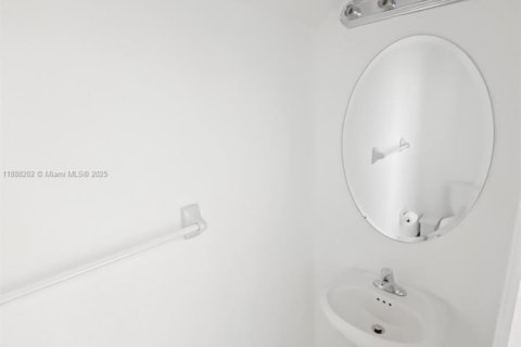 Adosado en alquiler en Miami, Florida, 3 dormitorios, 158.03 m2 № 1954002 - foto 11