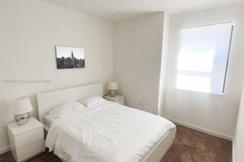 Adosado en alquiler en Miami, Florida, 3 dormitorios, 158.03 m2 № 1954002 - foto 16