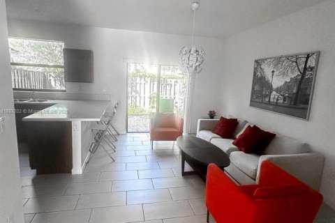 Adosado en alquiler en Miami, Florida, 3 dormitorios, 158.03 m2 № 1954002 - foto 3