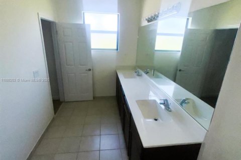 Adosado en alquiler en Miami, Florida, 3 dormitorios, 158.03 m2 № 1954002 - foto 27