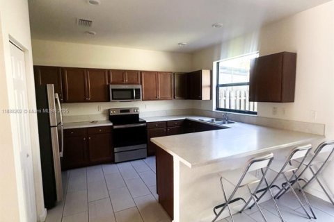 Adosado en alquiler en Miami, Florida, 3 dormitorios, 158.03 m2 № 1954002 - foto 5