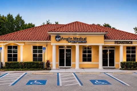 Immobilier commercial à Riverview, Floride 185.8 m2 № 2211324