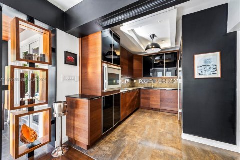 Casa en alquiler en Miami, Florida, 2 dormitorios, 99.59 m2 № 2055469 - foto 15