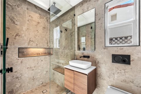 Casa en alquiler en Miami, Florida, 2 dormitorios, 99.59 m2 № 2055469 - foto 28