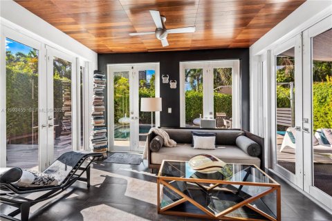 Casa en alquiler en Miami, Florida, 2 dormitorios, 99.59 m2 № 2055469 - foto 13