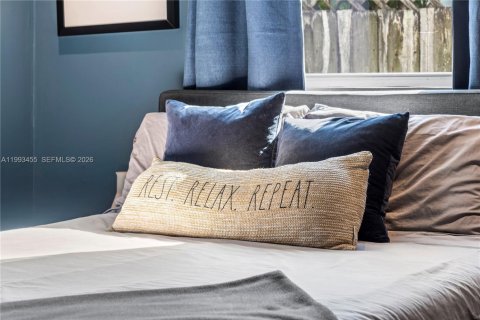 Casa en alquiler en Miami, Florida, 2 dormitorios, 99.59 m2 № 2055469 - foto 29