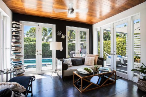 Casa en alquiler en Miami, Florida, 2 dormitorios, 99.59 m2 № 2055469 - foto 14