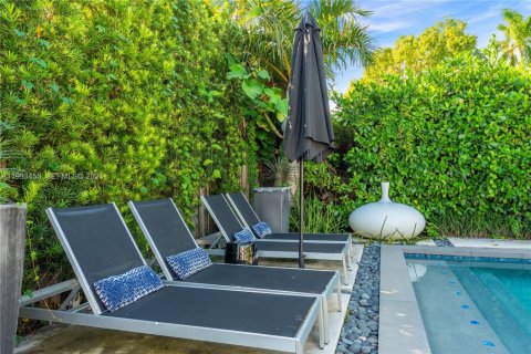 Casa en alquiler en Miami, Florida, 2 dormitorios, 99.59 m2 № 2055469 - foto 21