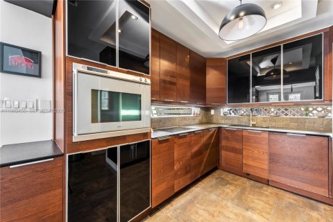 Casa en alquiler en Miami, Florida, 2 dormitorios, 99.59 m2 № 2055469 - foto 16