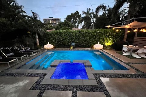 Casa en alquiler en Miami, Florida, 2 dormitorios, 99.59 m2 № 2055469 - foto 22