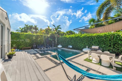 Casa en alquiler en Miami, Florida, 2 dormitorios, 99.59 m2 № 2055469 - foto 20