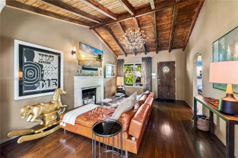 Casa en alquiler en Miami, Florida, 2 dormitorios, 99.59 m2 № 2055469 - foto 8