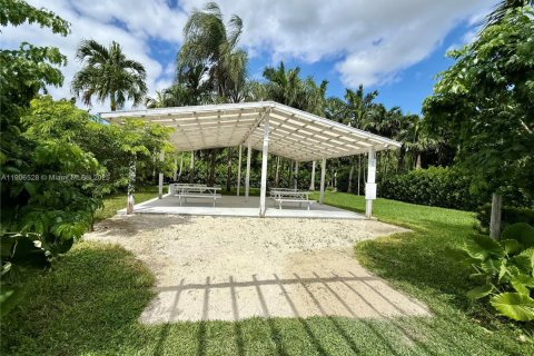 Propiedad comercial en venta en Miami, Florida № 2013406 - foto 6