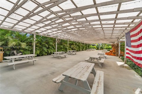 Propiedad comercial en venta en Miami, Florida № 2013406 - foto 4