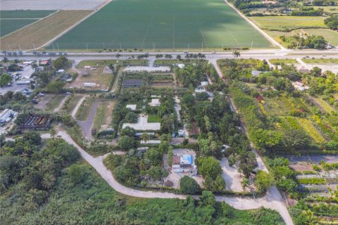 Propiedad comercial en venta en Miami, Florida № 2013406 - foto 18