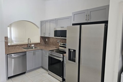 Condominio en Homestead, Florida, 2 dormitorios  № 2005714