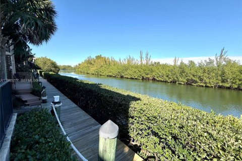 Touwnhouse à vendre à Palmetto Bay, Floride: 3 chambres, 306.3 m2 № 2010165 - photo 27
