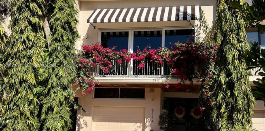 Touwnhouse à Palmetto Bay, Floride 3 chambres, 306.3 m2 № 2010165