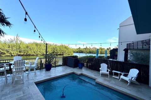 Touwnhouse à vendre à Palmetto Bay, Floride: 3 chambres, 306.3 m2 № 2010165 - photo 24