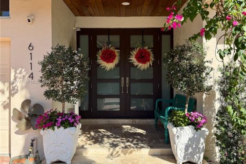 Touwnhouse à vendre à Palmetto Bay, Floride: 3 chambres, 306.3 m2 № 2010165 - photo 6