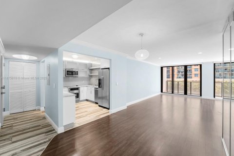 Купить кондоминиум в Холливуд, Флорида 2 спальни, 115.2м2, № 1944069 - фото 8