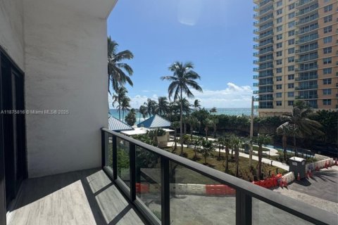 Купить кондоминиум в Холливуд, Флорида 2 спальни, 115.2м2, № 1944069 - фото 28