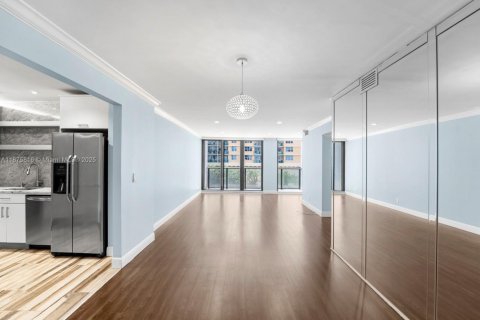 Купить кондоминиум в Холливуд, Флорида 2 спальни, 115.2м2, № 1944069 - фото 6