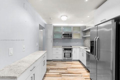 Купить кондоминиум в Холливуд, Флорида 2 спальни, 115.2м2, № 1944069 - фото 4