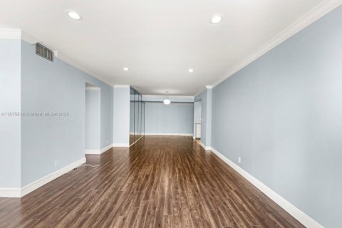 Купить кондоминиум в Холливуд, Флорида 2 спальни, 115.2м2, № 1944069 - фото 11