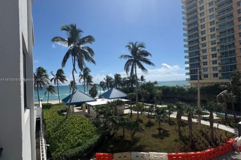 Купить кондоминиум в Холливуд, Флорида 2 спальни, 115.2м2, № 1944069 - фото 29