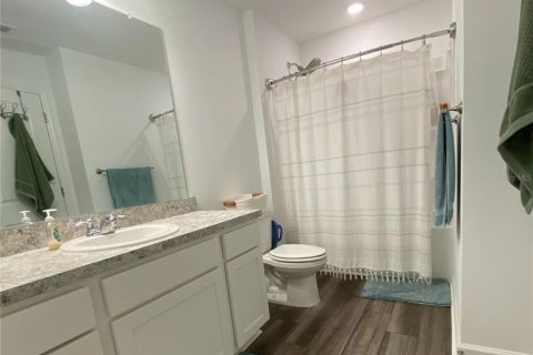Townhouse in Land O' Lakes, Florida 3 bedrooms, 128.76 sq.m. № 2400386 - photo 11