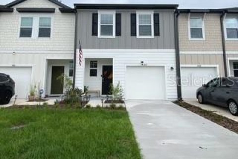 Townhouse in Land O' Lakes, Florida 3 bedrooms, 128.76 sq.m. № 2400386