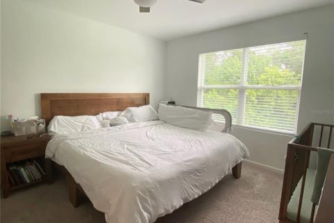 Townhouse in Land O' Lakes, Florida 3 bedrooms, 128.76 sq.m. № 2400386 - photo 12