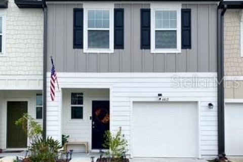 Townhouse in Land O' Lakes, Florida 3 bedrooms, 128.76 sq.m. № 2400386 - photo 2