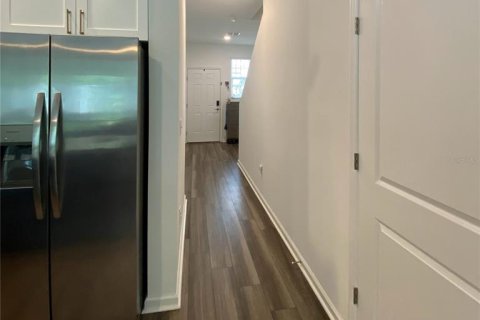 Townhouse in Land O' Lakes, Florida 3 bedrooms, 128.76 sq.m. № 2400386 - photo 6