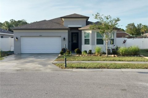 House in New Port Richey, Florida 4 bedrooms, 179.39 sq.m. № 1757964 - photo 1