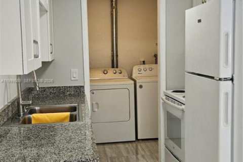 Casa en alquiler en Fort Lauderdale, Florida, 3 dormitorios, 120.03 m2 № 2066086 - foto 3