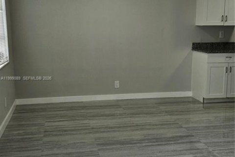 Casa en alquiler en Fort Lauderdale, Florida, 3 dormitorios, 120.03 m2 № 2066086 - foto 4