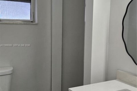 Casa en alquiler en Fort Lauderdale, Florida, 3 dormitorios, 120.03 m2 № 2066086 - foto 13