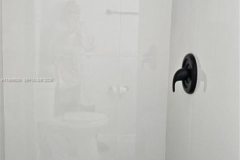 Casa en alquiler en Fort Lauderdale, Florida, 3 dormitorios, 120.03 m2 № 2066086 - foto 15