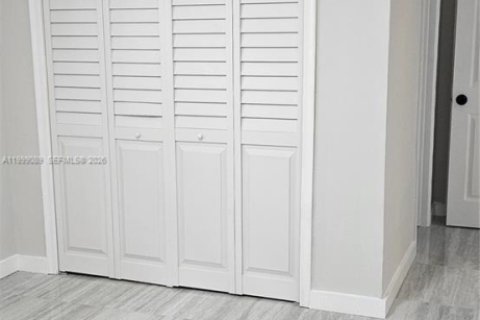 Casa en alquiler en Fort Lauderdale, Florida, 3 dormitorios, 120.03 m2 № 2066086 - foto 12