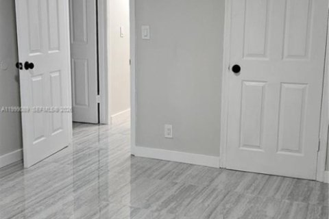 Casa en alquiler en Fort Lauderdale, Florida, 3 dormitorios, 120.03 m2 № 2066086 - foto 8