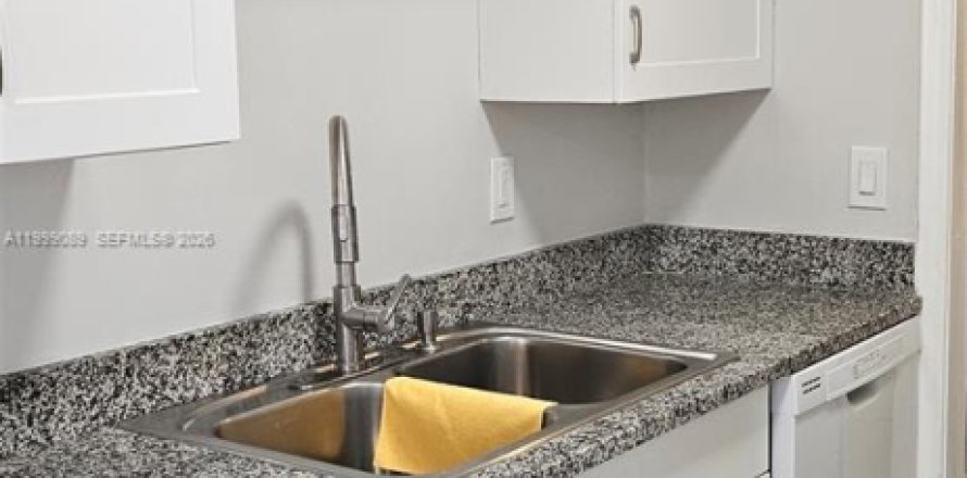 Casa en Fort Lauderdale, Florida 3 dormitorios, 120.03 m2 № 2066086