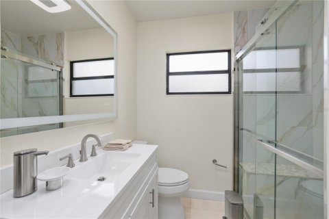 Villa ou maison à vendre à Tampa, Floride: 4 chambres, 189.71 m2 № 2413432 - photo 20