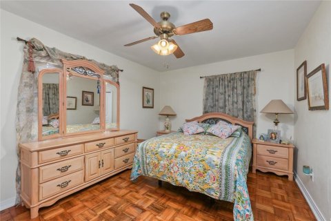 Villa ou maison à vendre à Tampa, Floride: 4 chambres, 189.71 m2 № 2413432 - photo 16
